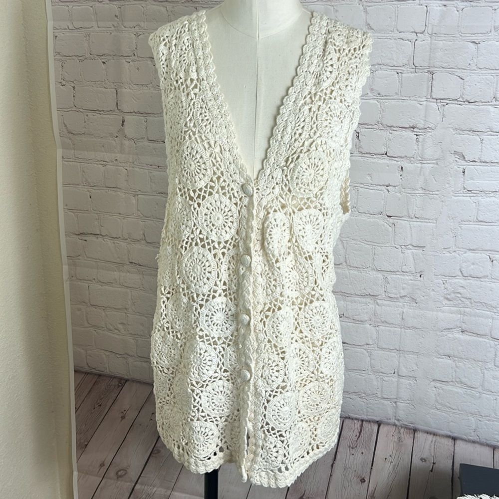 CASUAL CORNER VINTAGE CROCHET KNIT VEST/ CARDIGAN